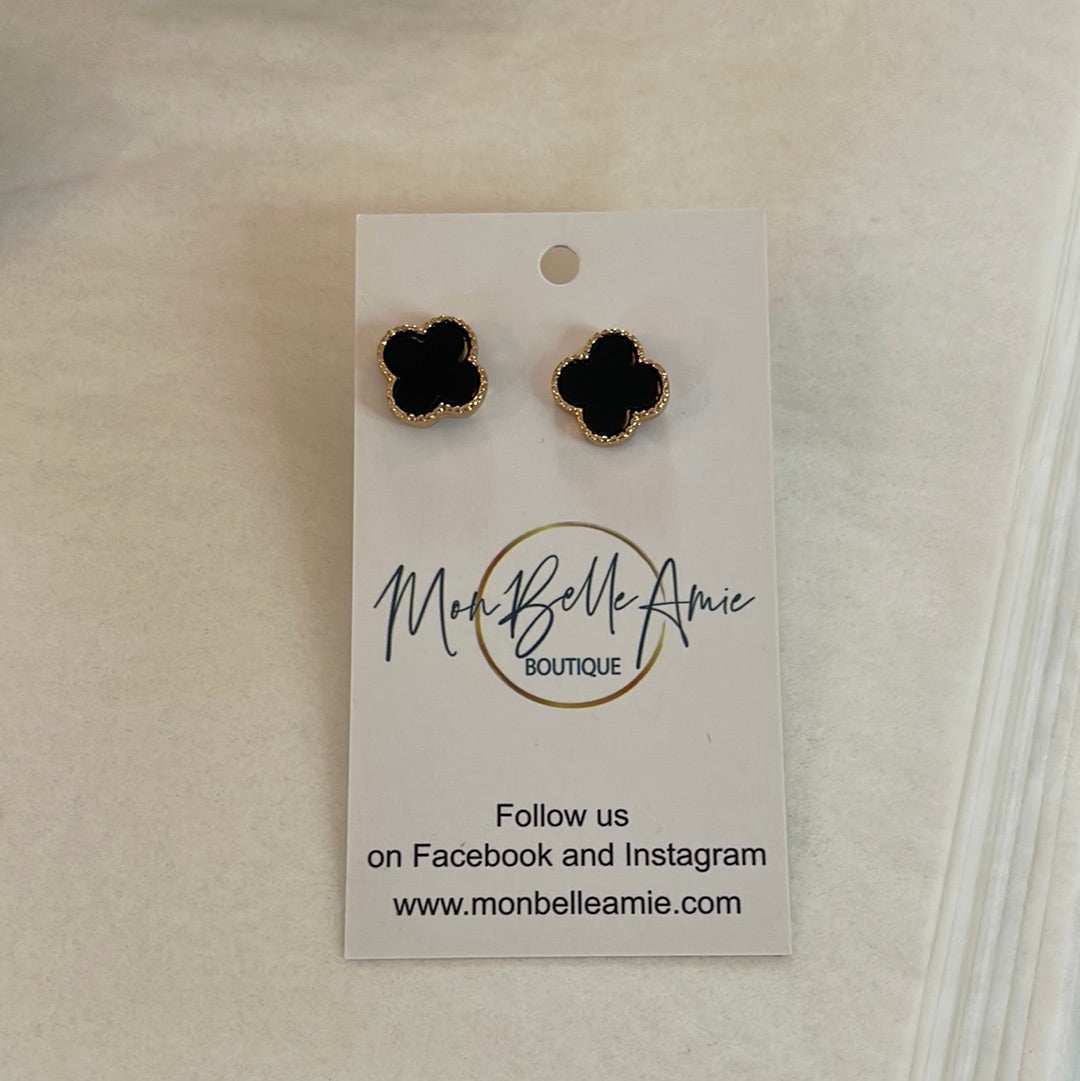 Quatrefoil Studs in Black
