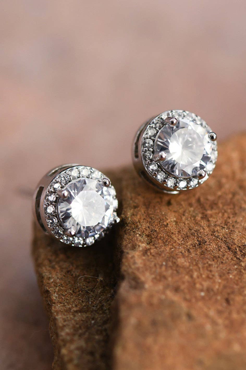 Dainty Round Studs with Clear Glass Crystals - 4854: S0OX3T4854 Silver/Round