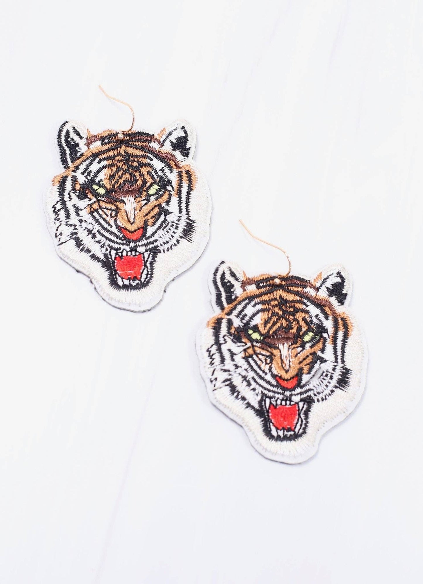 Tiger Embroidered Earring WHITE