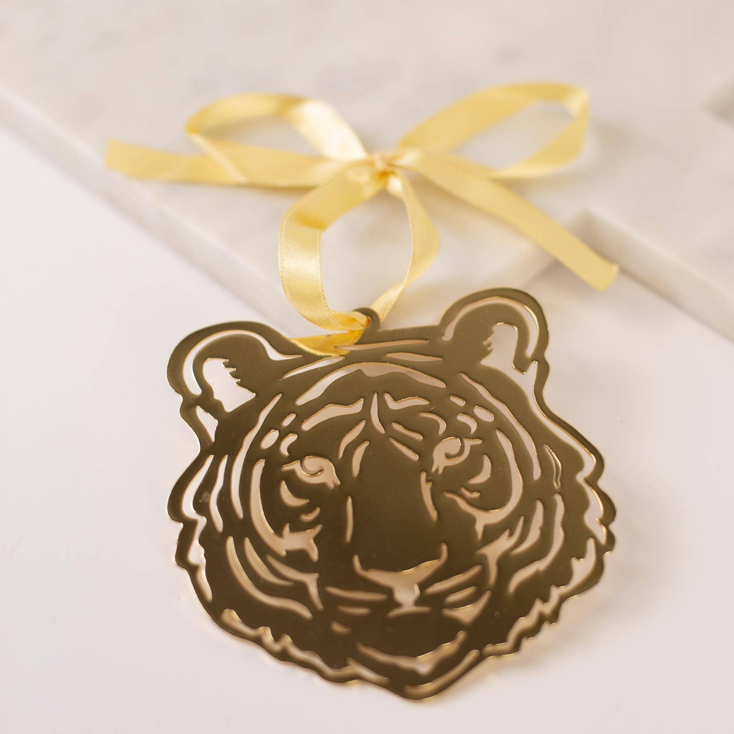 Tiger Face Ornament   Gold   4"